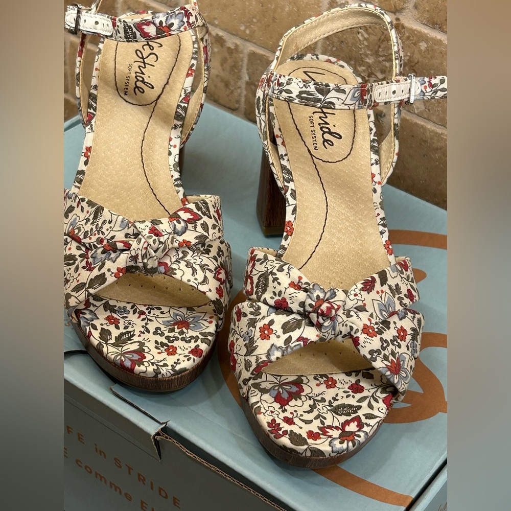 HOST PICK🎉New! Life Stride Lucky 🍀 Block 3” Heel Platform Sandals. Beautiful!
